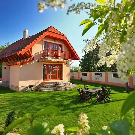 Holiday home Balaton012 Balatonalmadi